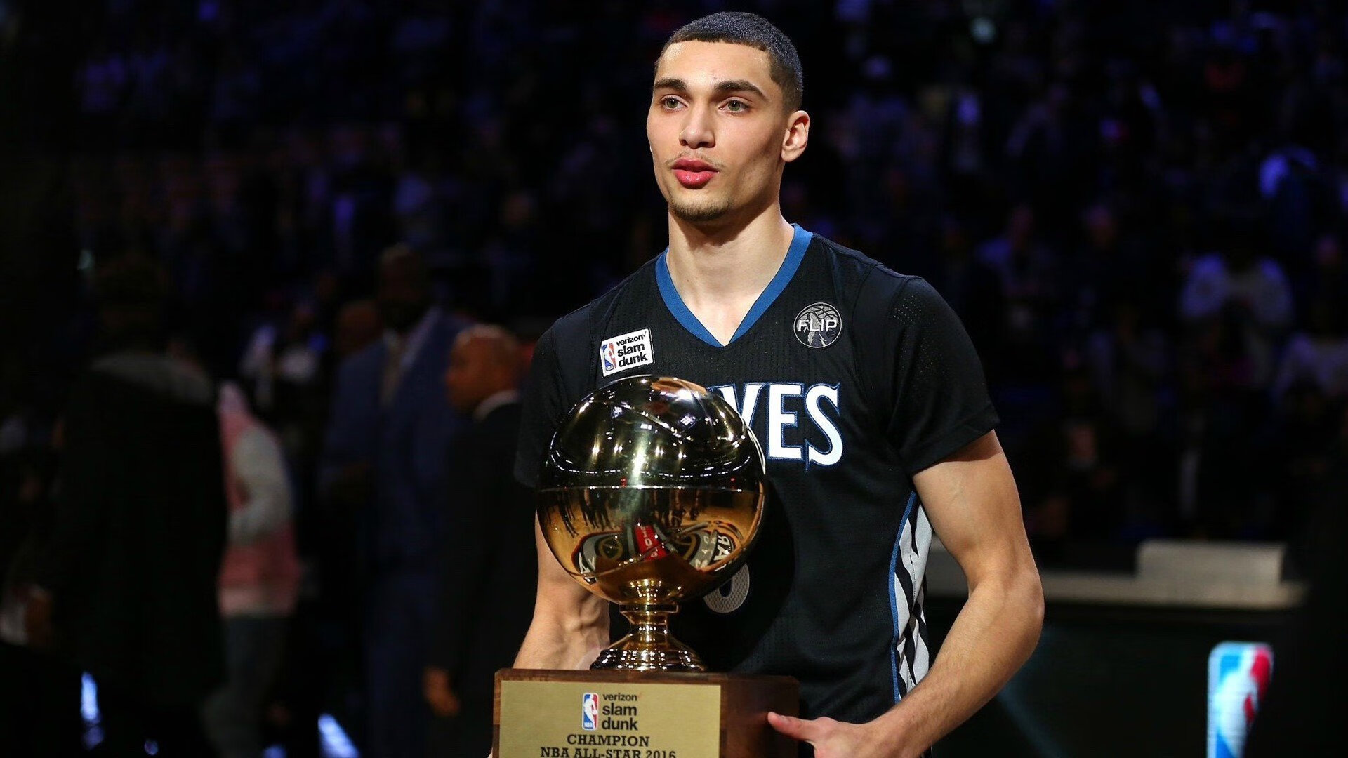 丹麦童话戛然而止，卡马文加闪耀舞台—非洲雄狮提前终结悬念