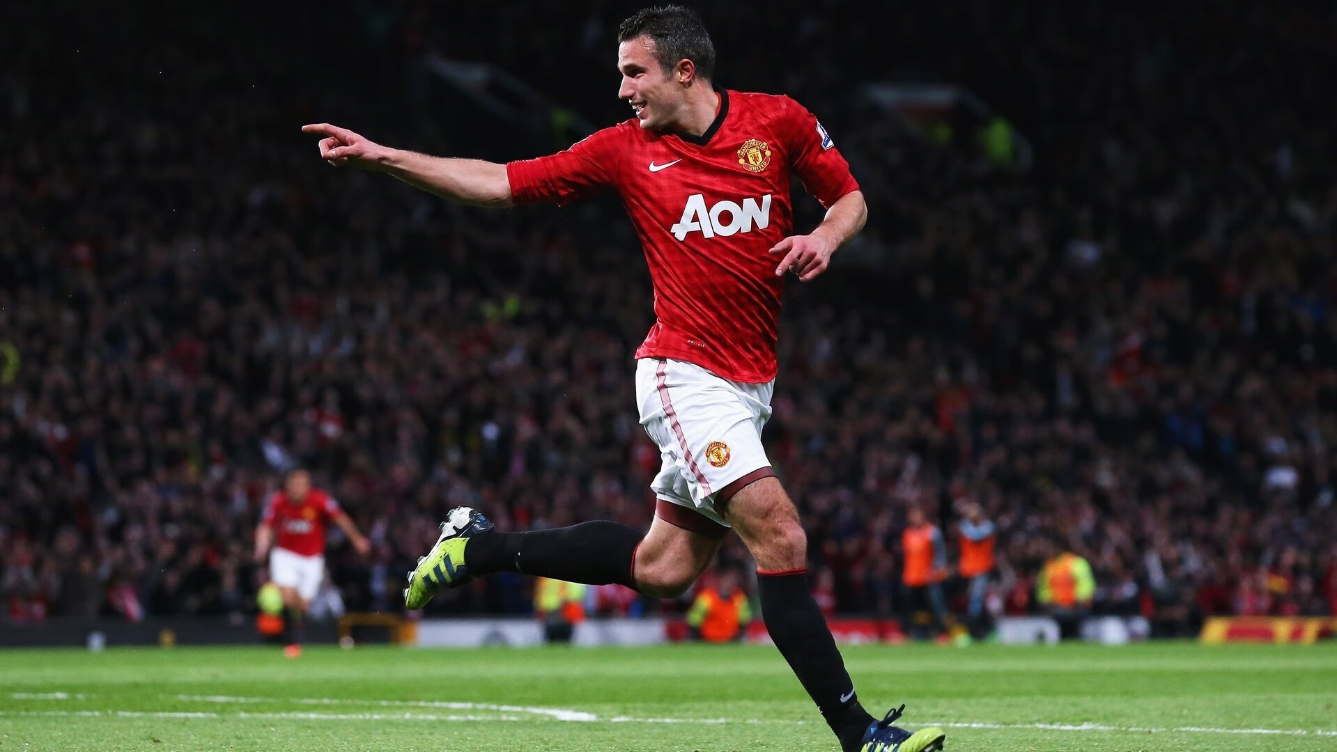 爱游戏在线-塞维利亚横扫拜仁，范戴克扛起全队，诠释何为一人即防线